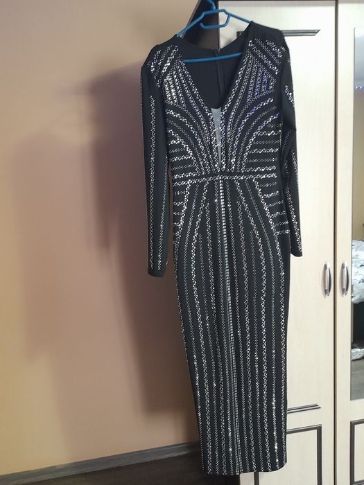 Vand rochie superba de seara