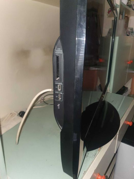 телевизор 32'' TOSHIBA LCD