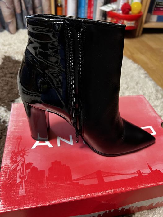 Botine din piele mata si lucioasa