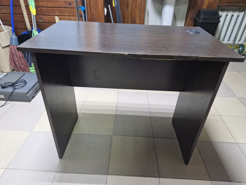 Стол б/у 5000 тг.