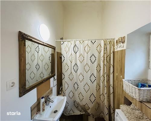 Vand apartament in zona Centrala, 3 camere 867 mp, etaj 1