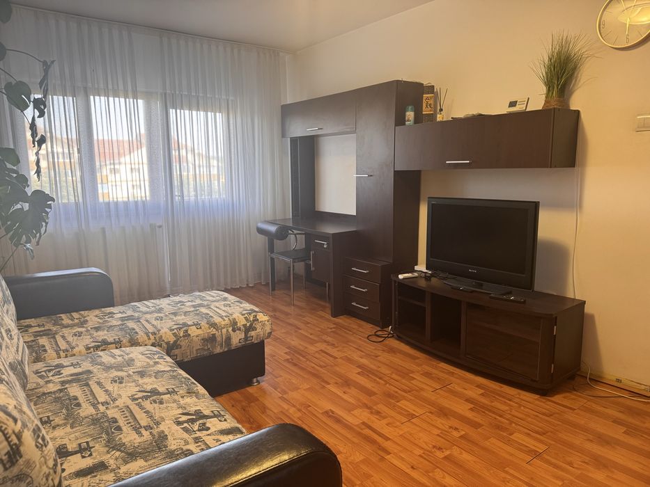 Inchiriez apartament 2 camere in Rm. Valcea, centru