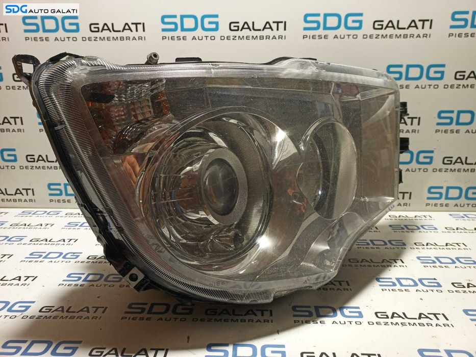 Far Dreapta EUROPA Xenon cu Lupa Mercedes Antos 2012 - Prezent [L0934]