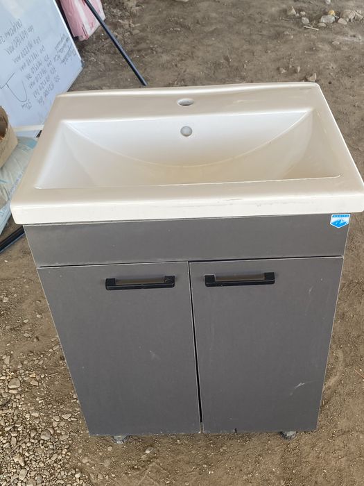 Раковина с тумбой