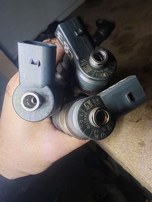 Injector BMW e87 e90 118d 320d 250lei buc