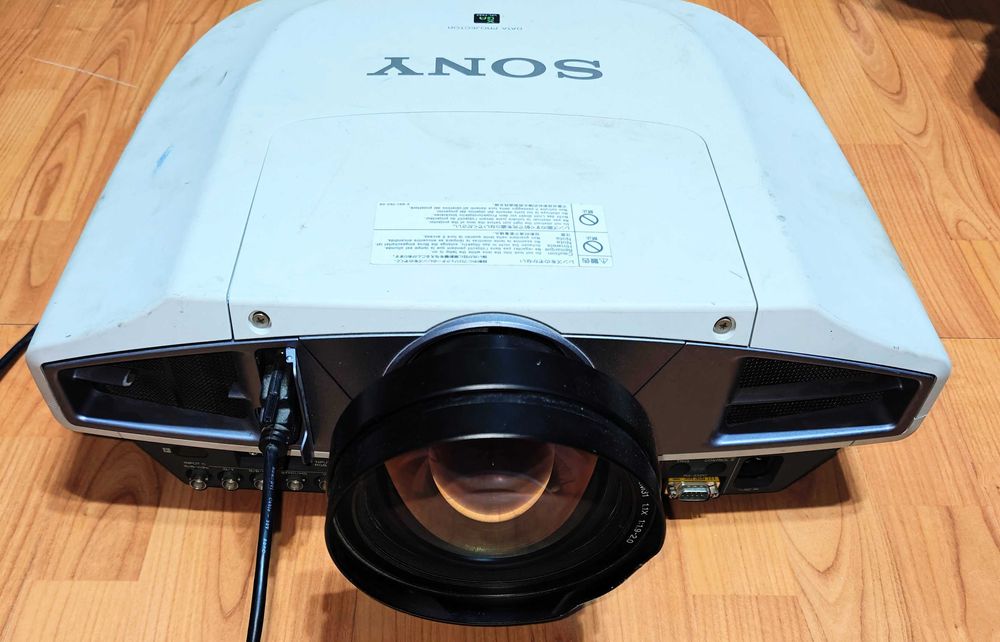 Proiector video Sony VPL-FX52