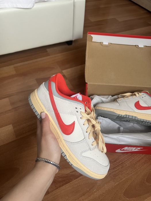 Nike dunk low.