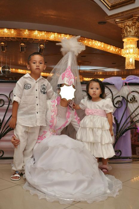 Нац.платья на узату