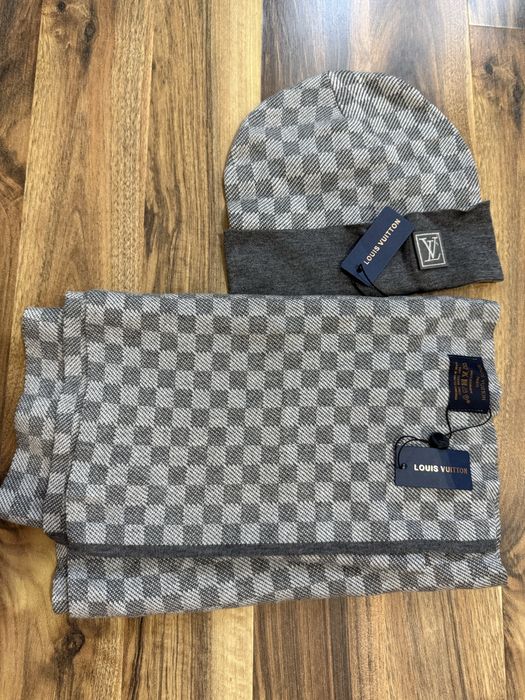 set fular si caciula lv