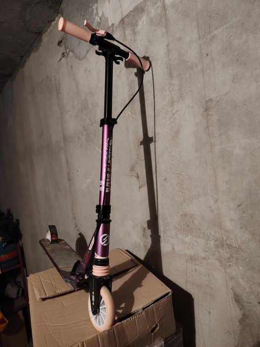 Детска тротинетка Лилава