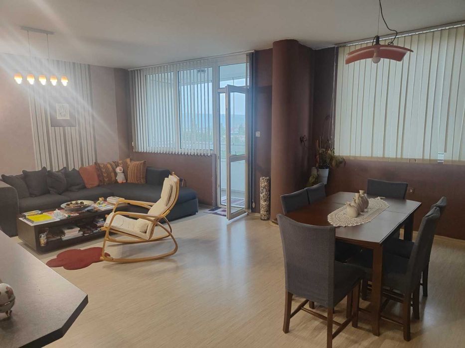 Без Комисиона Тристаен 110 м²