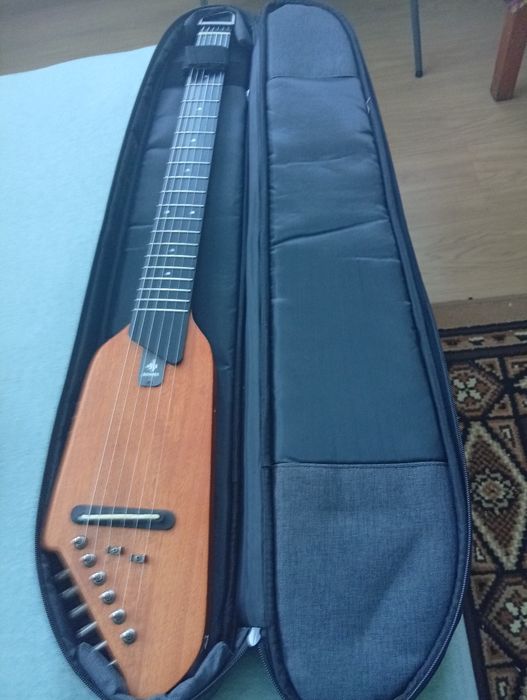 Продавам електроакостична китара    DONNER