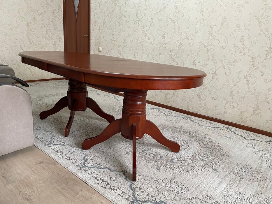 Продам большой стол