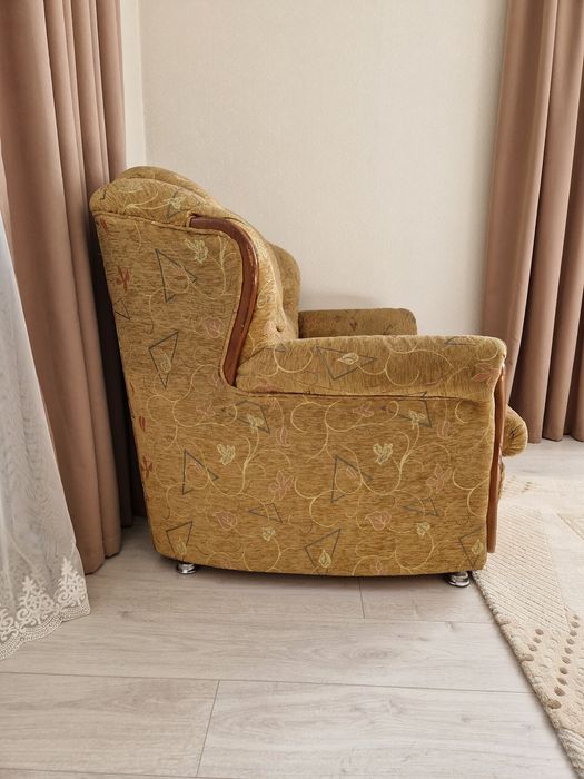 Диван  2-х местный