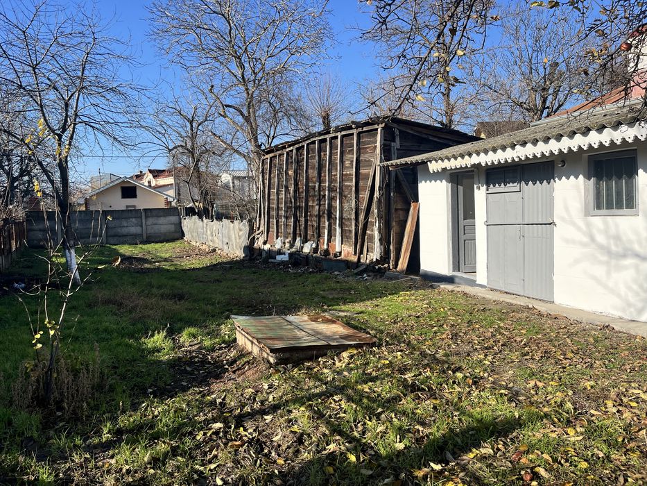 Casa centrala, 4 camere + anexe