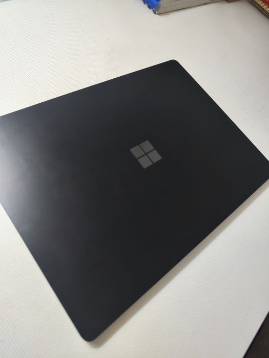 Microsoft surface laptop 5