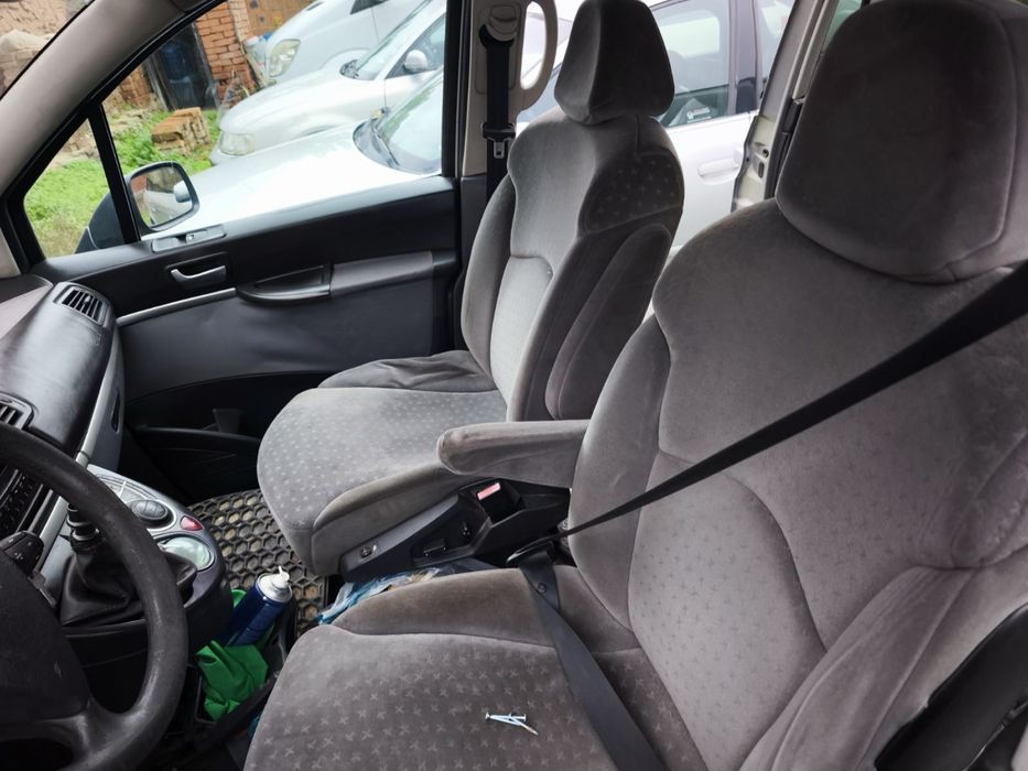 PEUGEOT 807 • 2003 г.