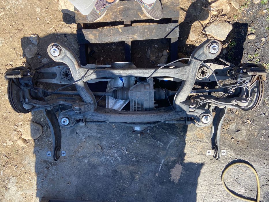 Mercedes GLA заден мост,