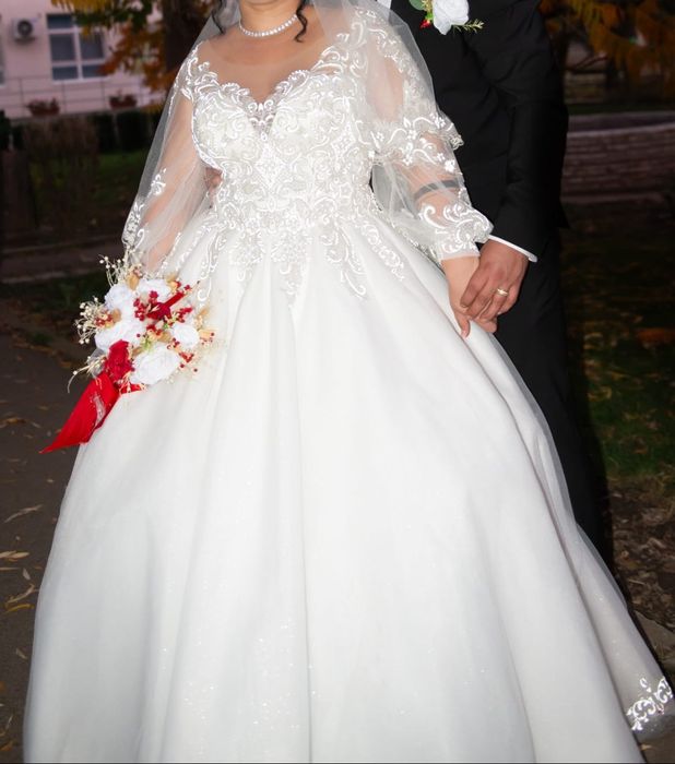 Rochie mireasa stil printesa