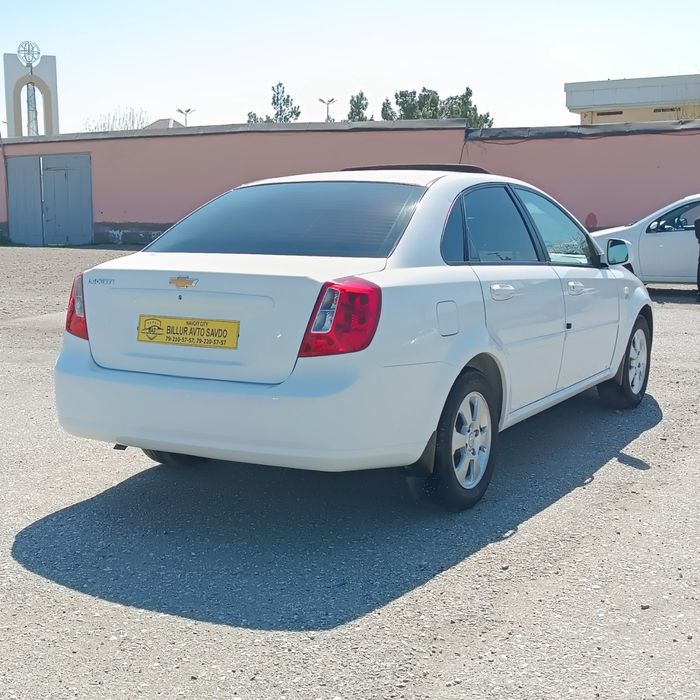 Jentira 2022 yil bir qul minilgan moshina 20 ming yurgan