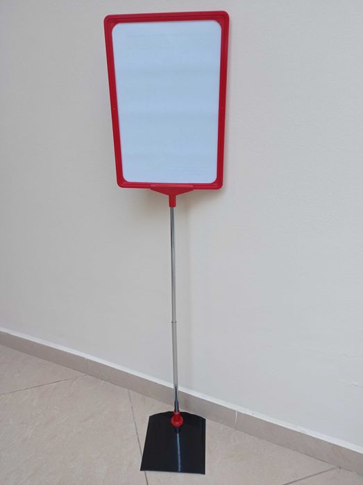 Инфо табела А4 с телескопично рамо