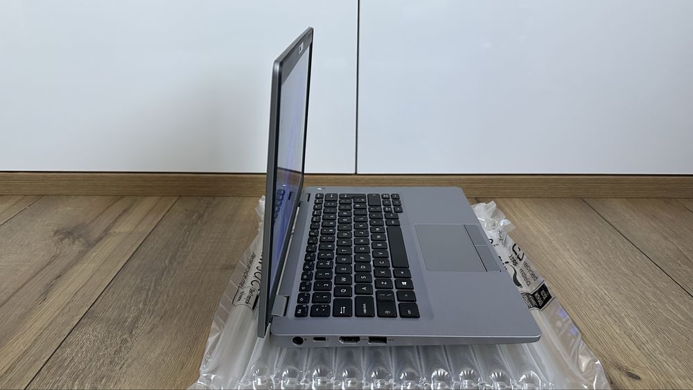 Dell Latitude 5310 13.3” Touch Intel i5-10310u 16GB RAM 256GB SSD 4G