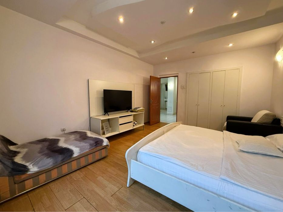 Universitate 3 camere 80 mp