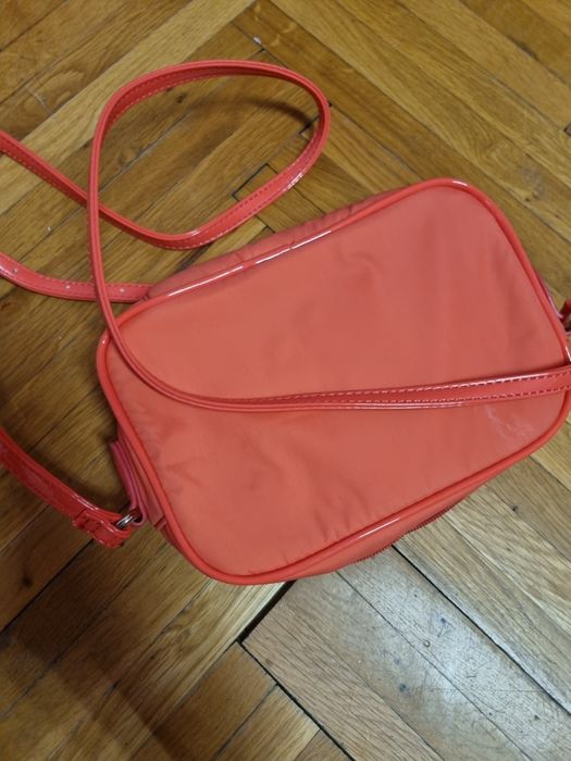 Дамска чанта guess оригинална