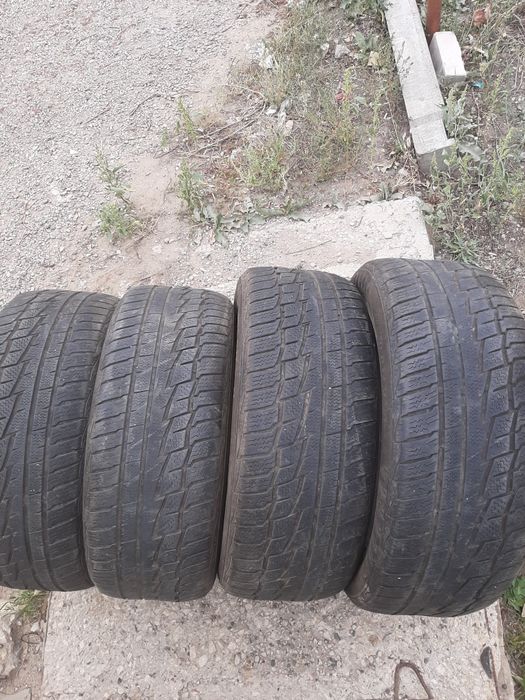 Продам шины 225/50/17