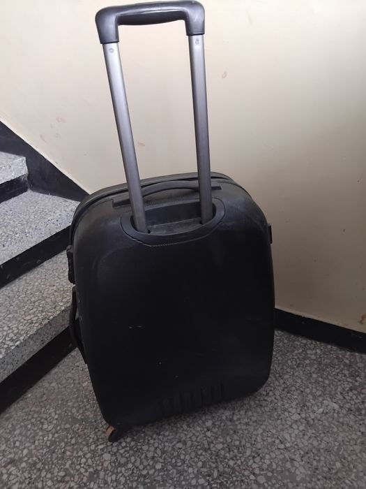 Куфари и сакове от 15 до 25 евро  различни модели