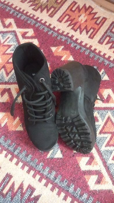 Ghete piele intoarsa
