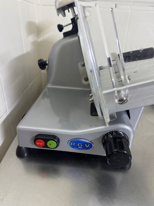 Продам слайсер б/у