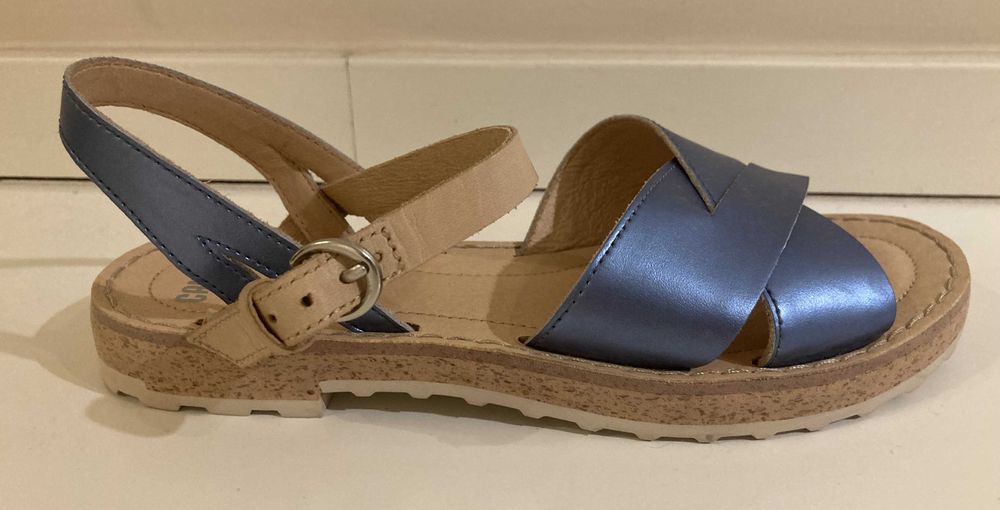 Продавам нови сандали CAMPER за момиче ,№35.