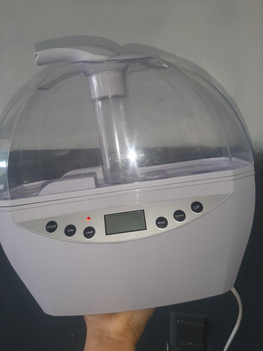 Umidificator ultrasonic cu ionizare