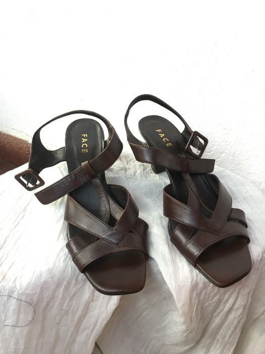 Кожени сандали, в отлично състояние, номер 39