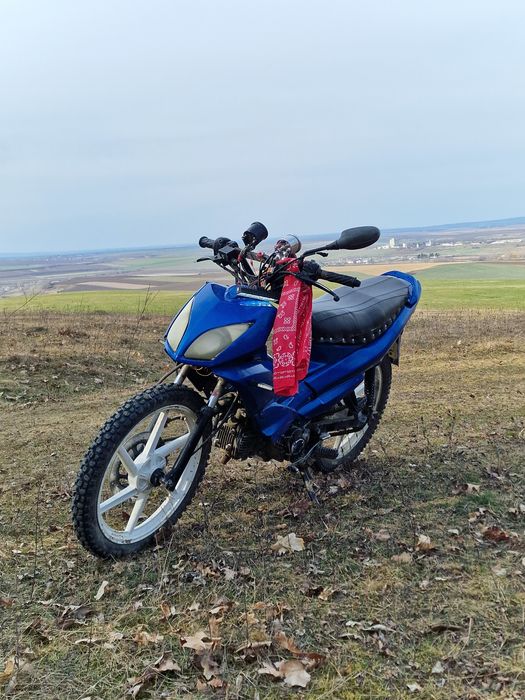 Vand sau schimb motocicleta enduro