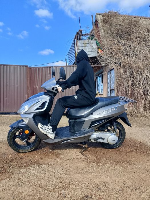 Продам скутер.            .