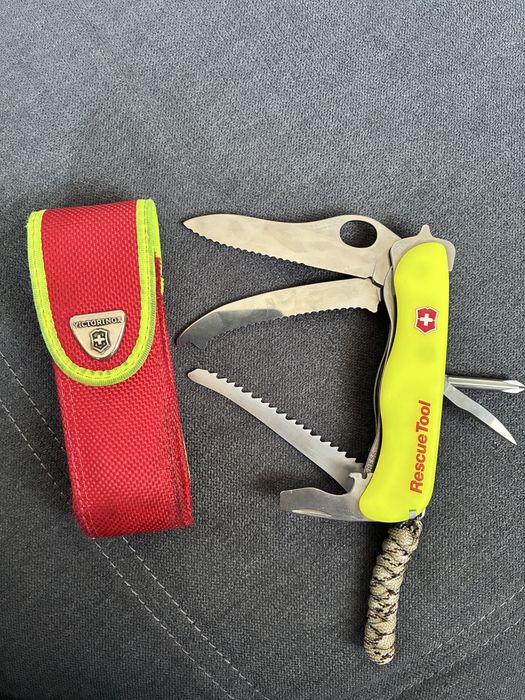 Нож Victorinox Rescue Tool