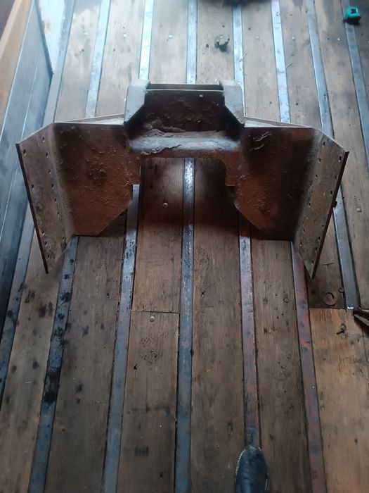 Траверсы кронштейн на фаркоп вольво