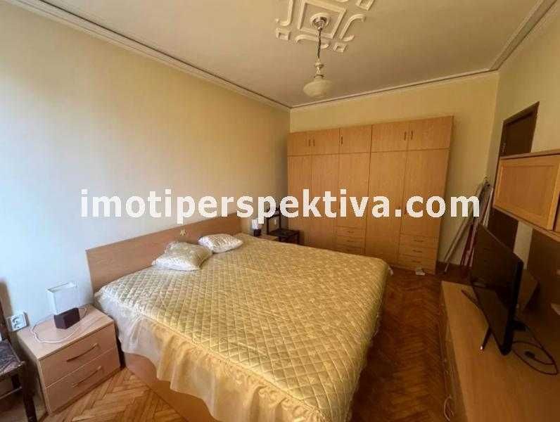 Продава се Тристаен апартамент в Пловдив, Христо Смирненски - 92 кв.м за 1249 €/кв.м - Снимка #2