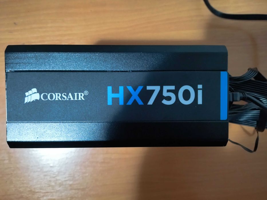 Sursa CORSAIR HX750i