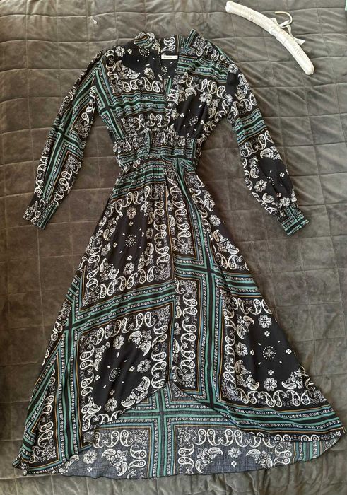 Rochie cu maneci lungi NOUA_marime S_Stradivarius