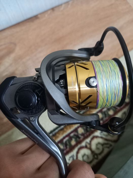 Продаю катушку на хищника новый