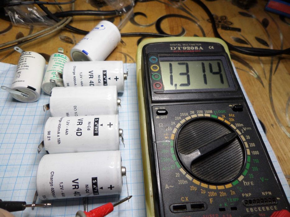 Acumulatori Ni-Cd noi 4Ah mari LR20 made in France foarte buni