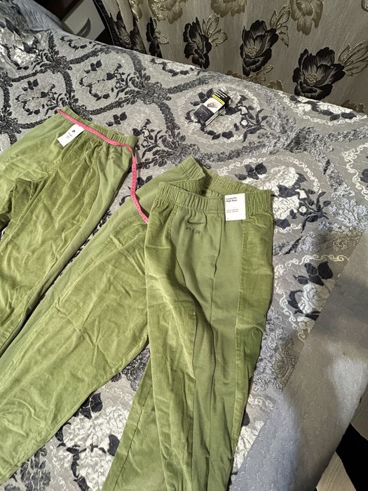 Pantaloni raiat Nike M si L