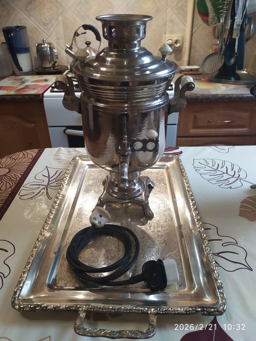 Самовар электрический. Антиквариат.
