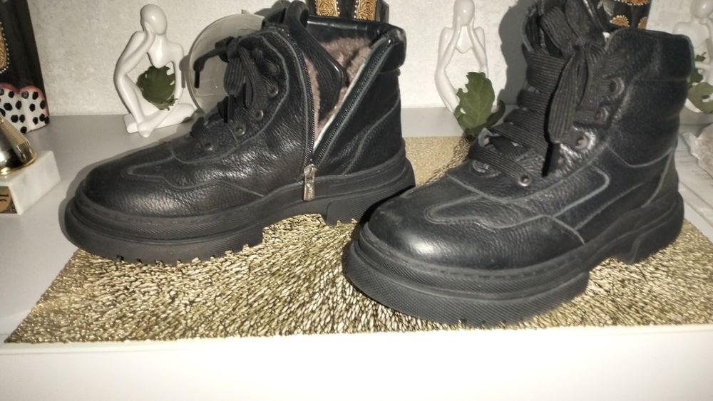 Продам зимние ботинки 35 р-р