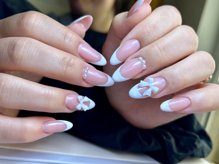 Caut fete pentru programari la manichiura - preturi accesibile