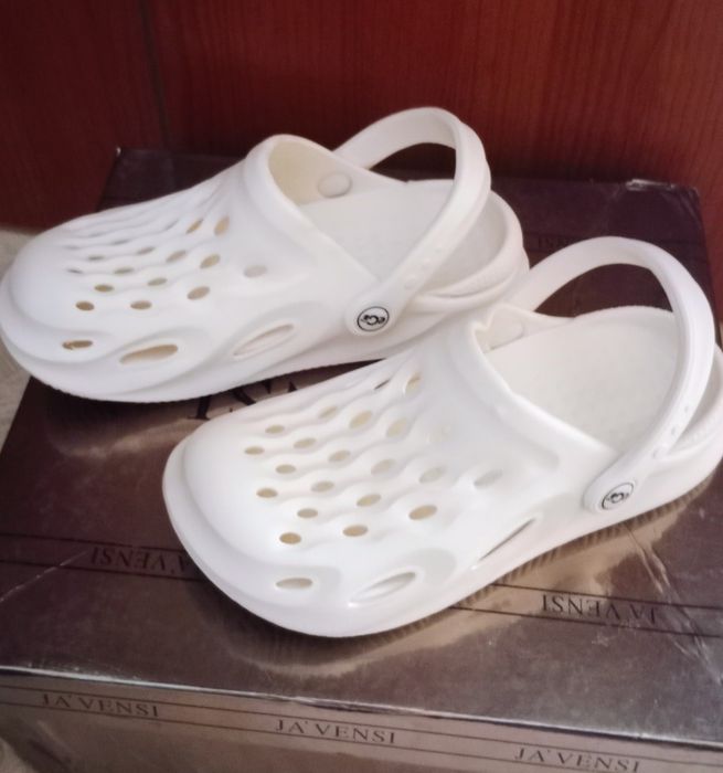 Продам кроксы...
