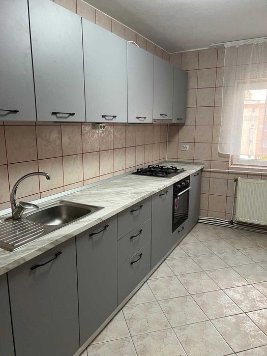 Proprietar inchiriez ap 3 camere decomandat Bistrita Lac et3/4 la pret de garsoniera